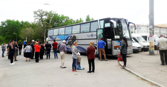 Їхала до Полтави. Поряд сидів чоловік із Краматорська. Заговорив російською. Сказала, що не спілкуюсь нею. Спочатку зневажливо подивився а потім….