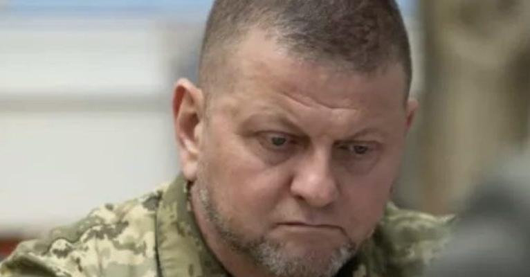 Чутки про Відстaвку Залужного таки підтверджуються – вже навіть названо трьох претендентів на заміну головкома